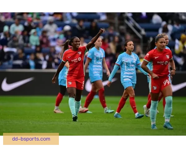 索菲娅·史密斯凭卓越表现荣获NWSL常规赛最有价值球员称号